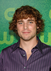   (Dustin Milligan)