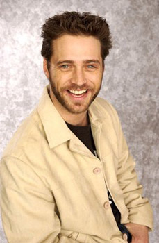   (Jason Priestley)