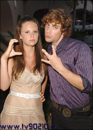 tv90210.ru_dustin_milligan_018 (432x600, 75 kБ...)